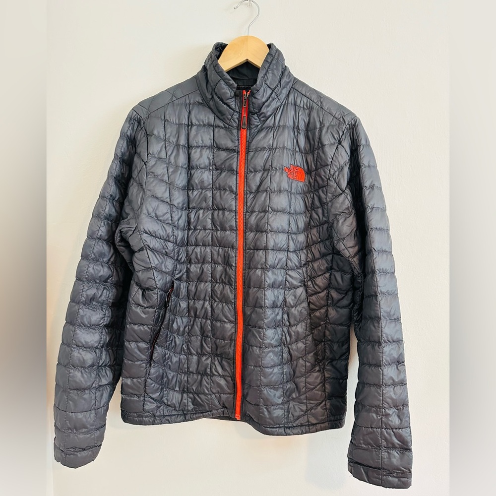 The North Face ThermoBall Jacket, Men’s, size S in NEW condition